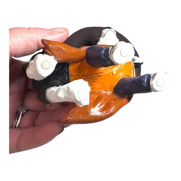 Hamilton Collection Spurs ‘N Furs Chihuahua Cowboys A Paw-fect Hero Cape Hat - Picture 6 of 9